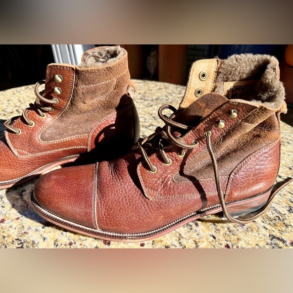 johnston and murphy shearling boot